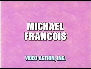 Sexy bodybuilder oils up