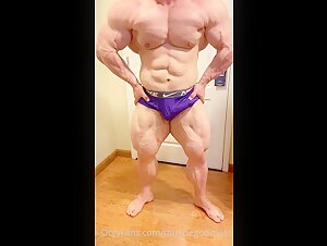 This muscles need worship!