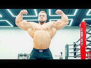 Vitaliy Biceps Flex
