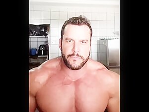 muscular