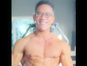 Thai Bodybuilder Posing Naked