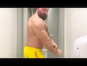 Daddy offseason flex