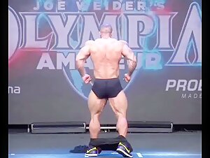 Bodybuilder Posing Routine