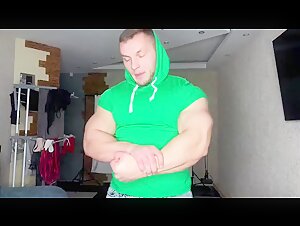 Bodybuilder With Beautiful Eyes, Flexing
