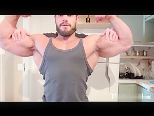MUSCLE WORSHIP