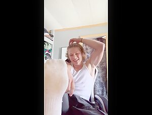 Thumb 7