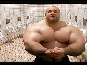 Massive Muscleman (2015)