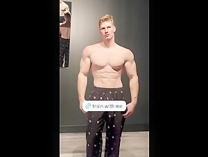 Muscled blonde hunk flex and pits