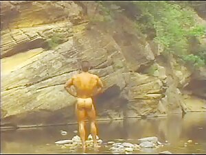 Pro Vintage IFBB Mature Butt BB Outdoor Naked Pose & Horny JO