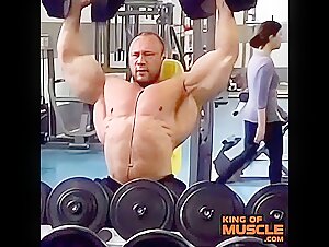 Mega biceps