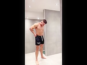 Super Stud Nathanael Radloff