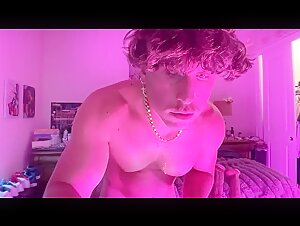 Hunk Florida Guy Scrolling While Stroking His Dick